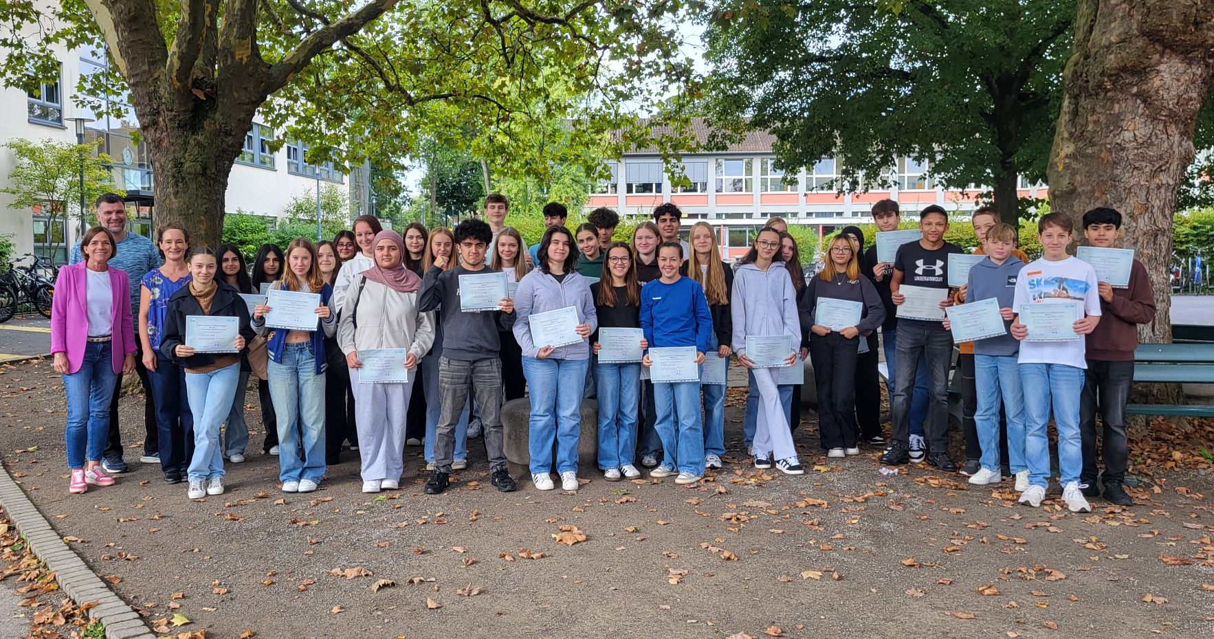 36 Schülerinnen und Schüler des Stadtgymnasiums erhalten ihre französischen Sprachzertifikate (DELF) 