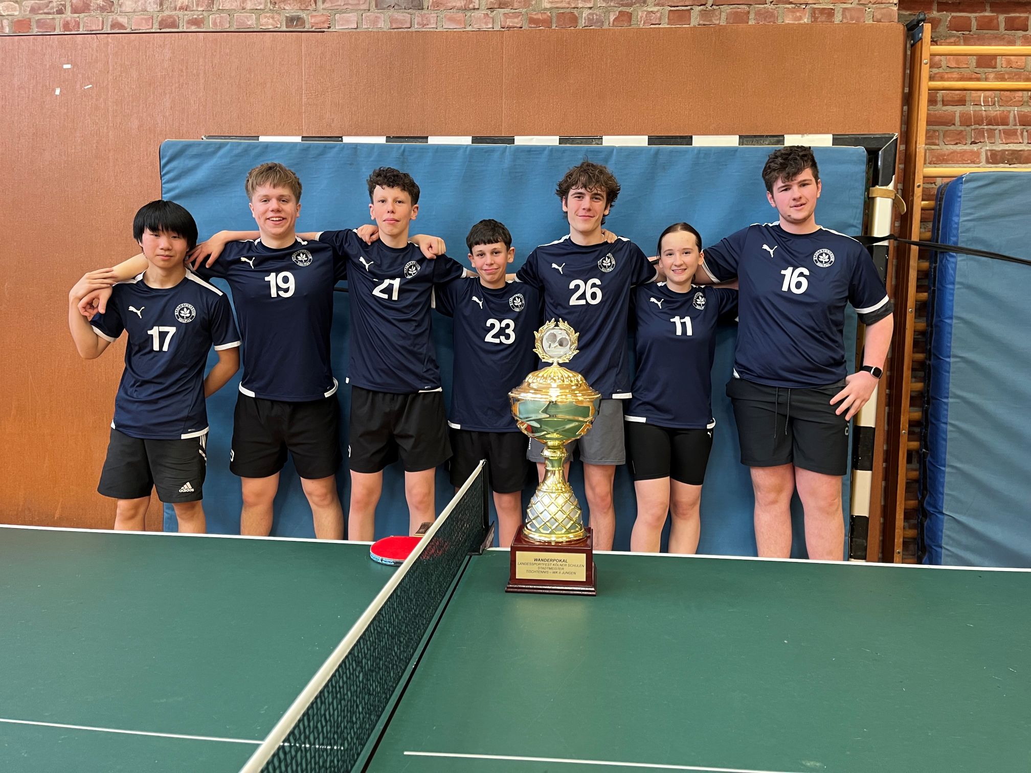 Erfolgreicher Start in die neue Wettkampfsaison: Stadtgymnasium Porz dominiert Auftaktrunde im Tischtennis